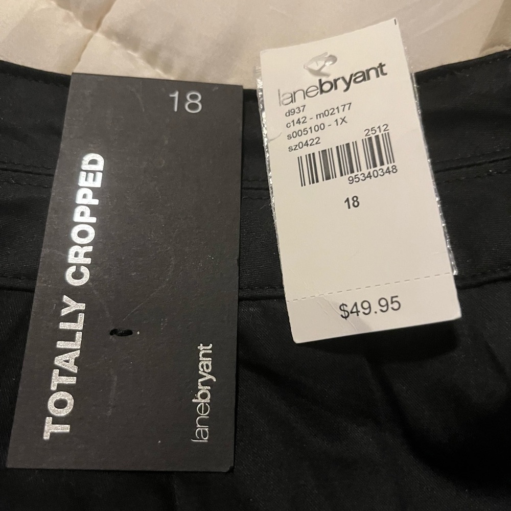 NEW With Tags. Cute and Comfy Black Lane Bryant Totally Cropped Slacks. Size 18. - Picture 3 of 3